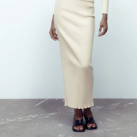 Zara long ribbed skirt - Picture 2 of 9